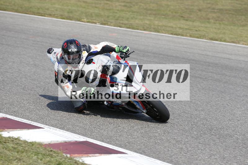 Archiv-2025/49 26.08.2025 Cornu Master School ADR/rot-rouge/311